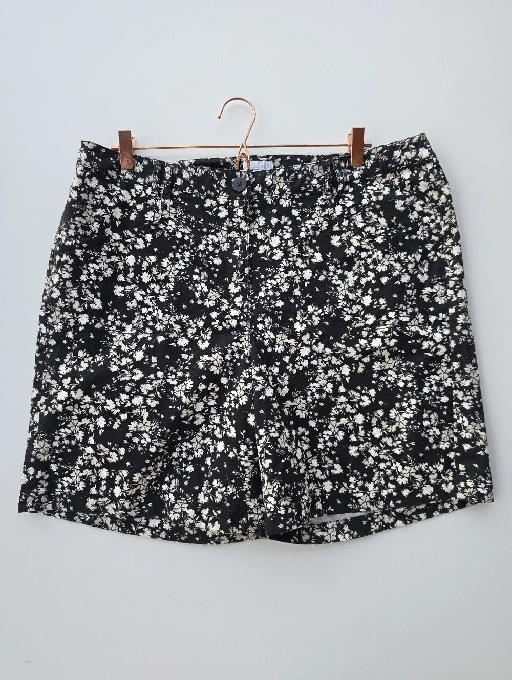 J. Jill NWT Floral Black And White Midi Length Shorts